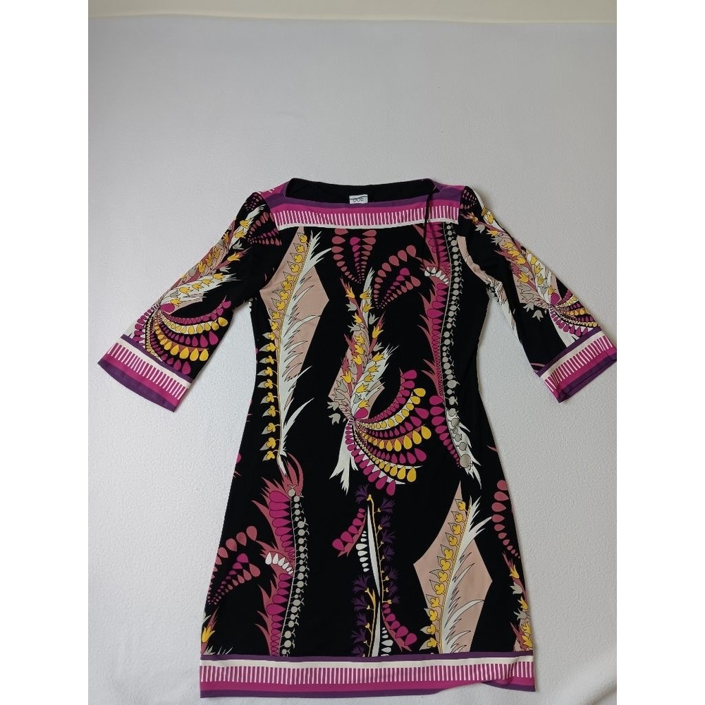 Cache Size 4 Mod Feather Print Shift Dress Black Pink Yellow 3/4 Sleeve Stretch